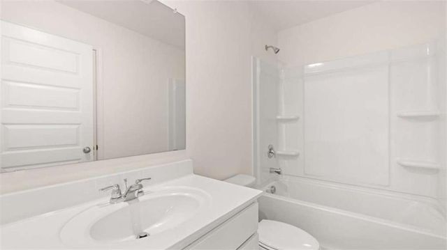 210 Sandy Oak Drive, Loganville, GA 30052