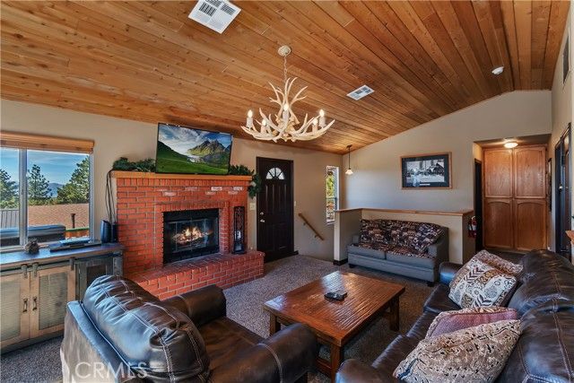 43850 Yosemite, Big Bear Lake, CA 92315