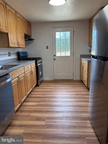 2614 ARMADA ST, Herndon, VA 20171