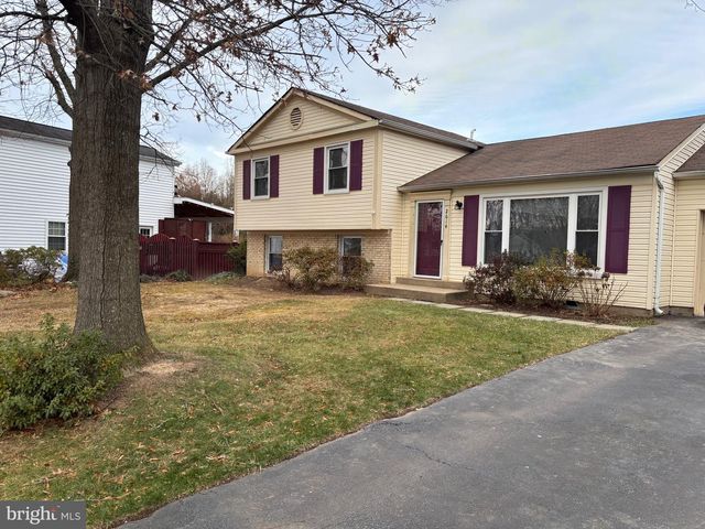 2614 ARMADA ST, Herndon, VA 20171