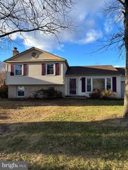 2614 ARMADA ST, Herndon, VA 20171