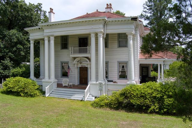 626 Hagood Avenue, Barnwell, SC 29812