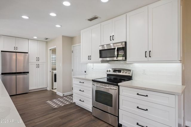 1350 W ESCARPA Street, Mesa, AZ 85201