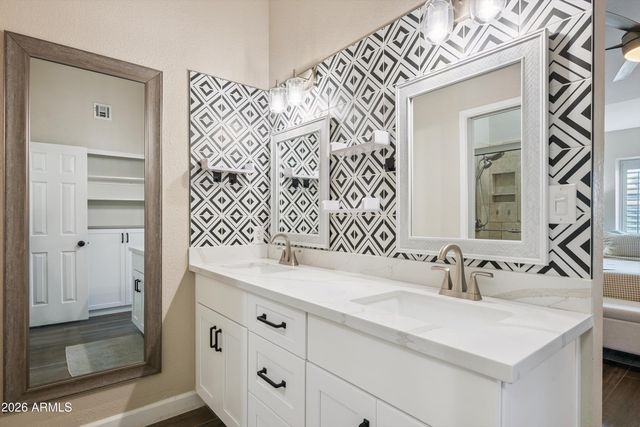 1350 W ESCARPA Street, Mesa, AZ 85201
