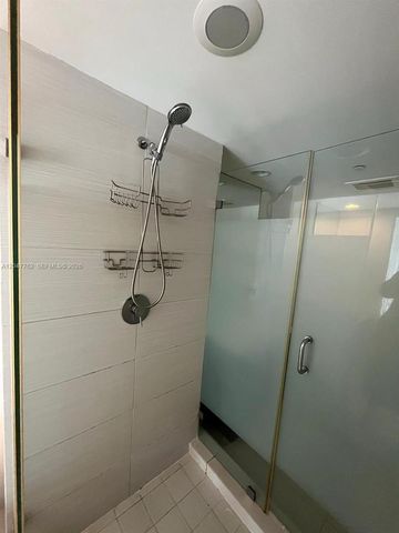 31 SE 6th St 1004, Miami, FL 33131