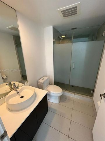 31 SE 6th St 1004, Miami, FL 33131
