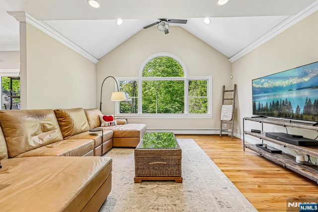 129 Woodland Avenue, Ramsey, NJ 07446