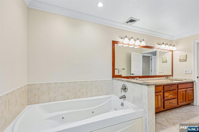129 Woodland Avenue, Ramsey, NJ 07446