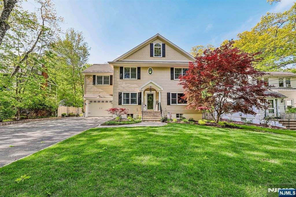 129 Woodland Avenue, Ramsey, NJ 07446