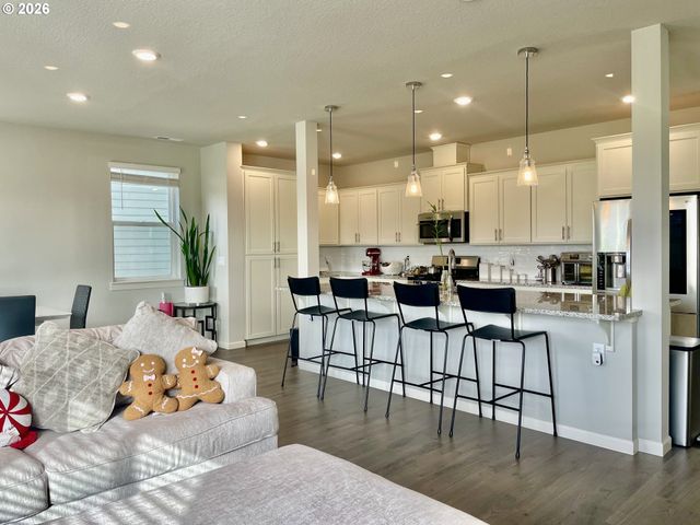 2031 S JASPER Dr, Cornelius, OR 97113