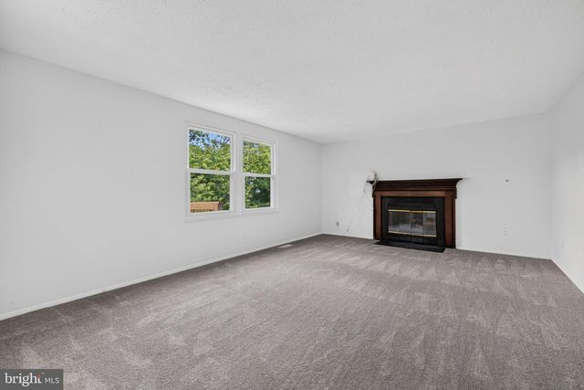 8106 TRIPLE CROWN RD, Bowie, MD 20715