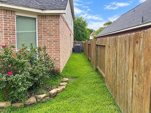 15827 Maple Shores Drive, Houston, TX 77044