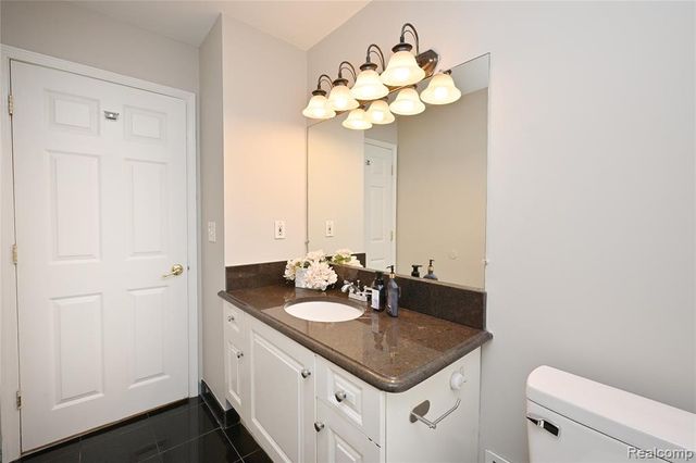 2939 Winter Drive, Troy, MI 48083
