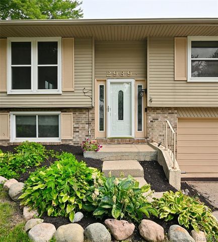2939 Winter Drive, Troy, MI 48083