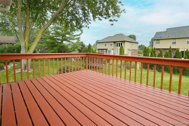 2939 Winter Drive, Troy, MI 48083
