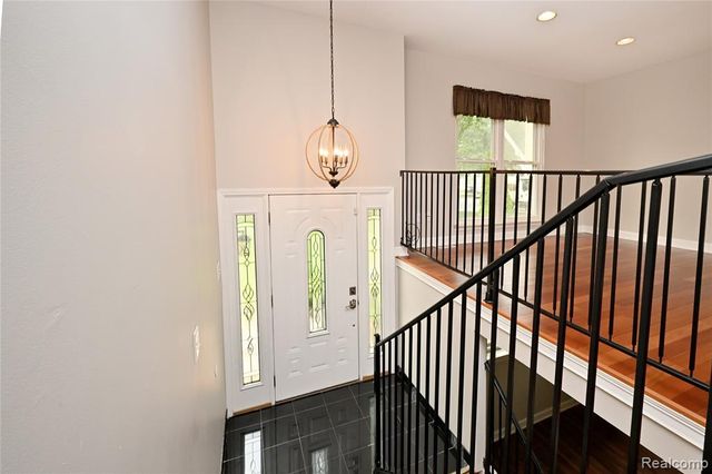 2939 Winter Drive, Troy, MI 48083