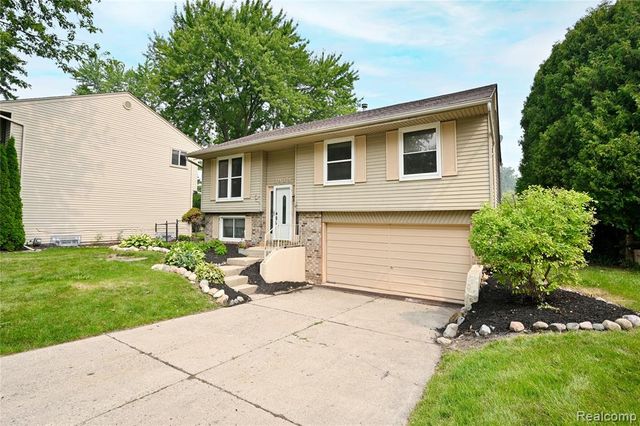2939 Winter Drive, Troy, MI 48083