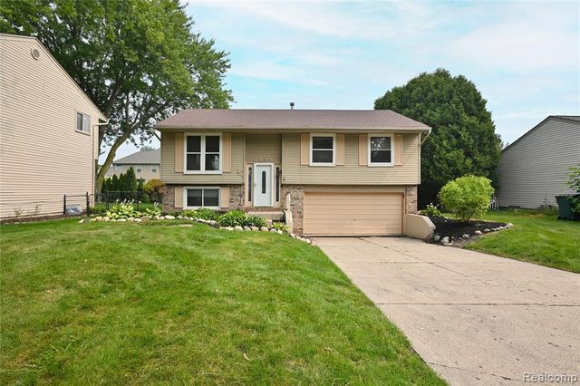 2939 Winter Drive, Troy, MI 48083