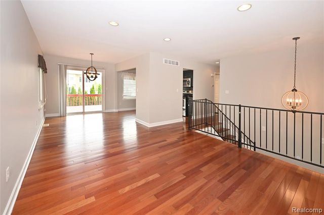 2939 Winter Drive, Troy, MI 48083
