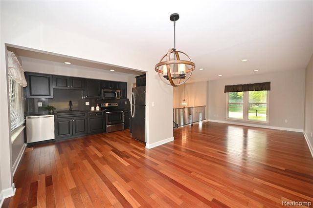 2939 Winter Drive, Troy, MI 48083