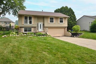 2939 Winter Drive, Troy, MI 48083