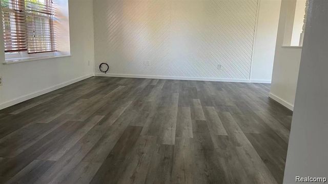 24395 Surfside Road, Novi, MI 48374