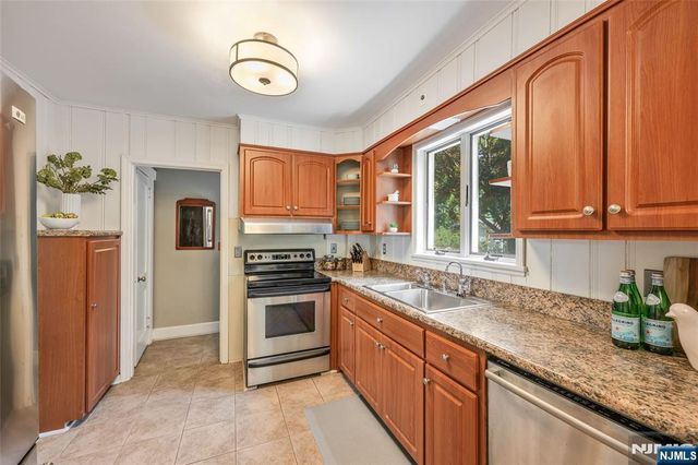 630 Wyndemere Avenue, Ridgewood, NJ 07450