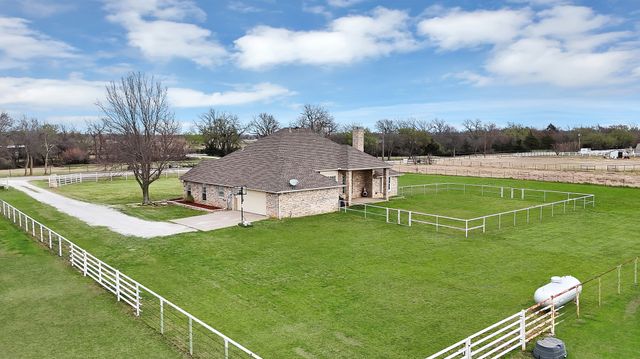 11692 Foutch Road, Pilot Point, TX 76258