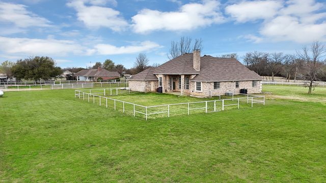 11692 Foutch Road, Pilot Point, TX 76258
