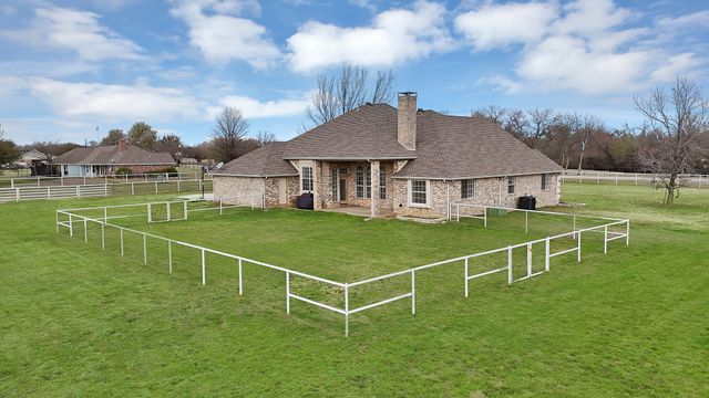 11692 Foutch Road, Pilot Point, TX 76258