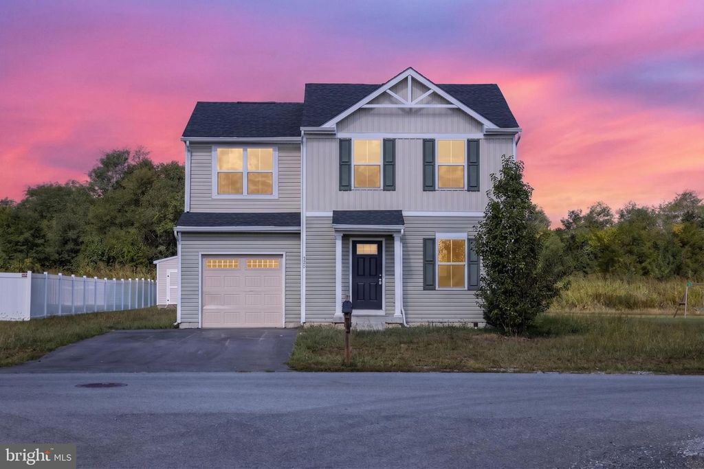 430 SWITCHGRASS CT, Bunker Hill, WV 25413