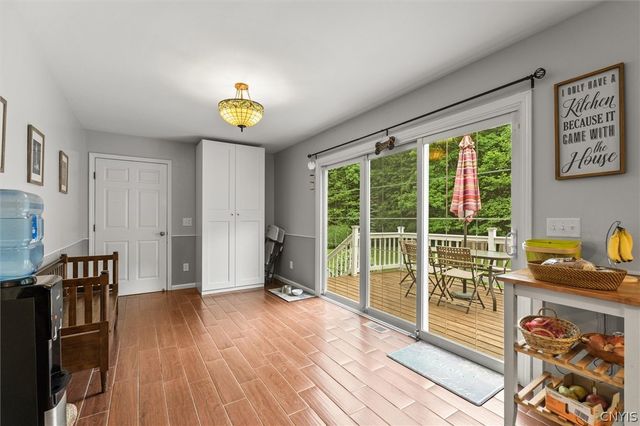 8827 Salt Springs Road, Manlius, NY 13037