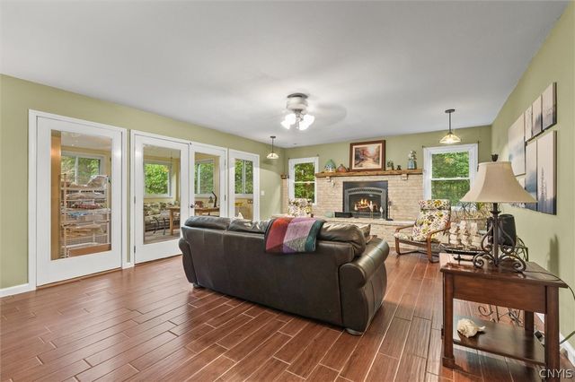 8827 Salt Springs Road, Manlius, NY 13037