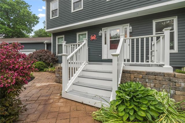 8827 Salt Springs Road, Manlius, NY 13037