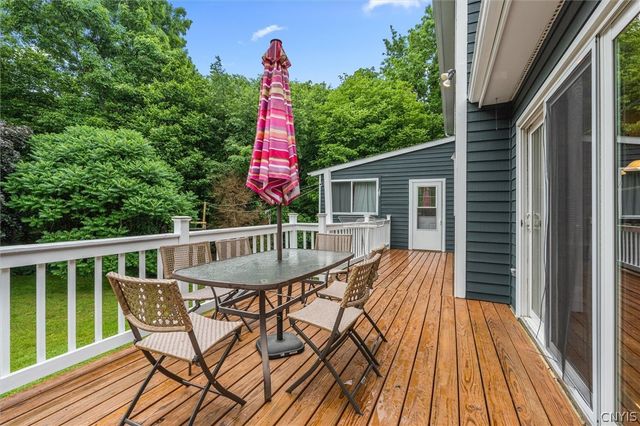 8827 Salt Springs Road, Manlius, NY 13037