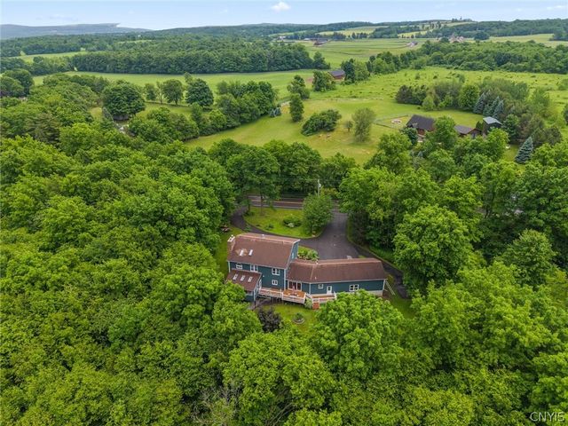 8827 Salt Springs Road, Manlius, NY 13037