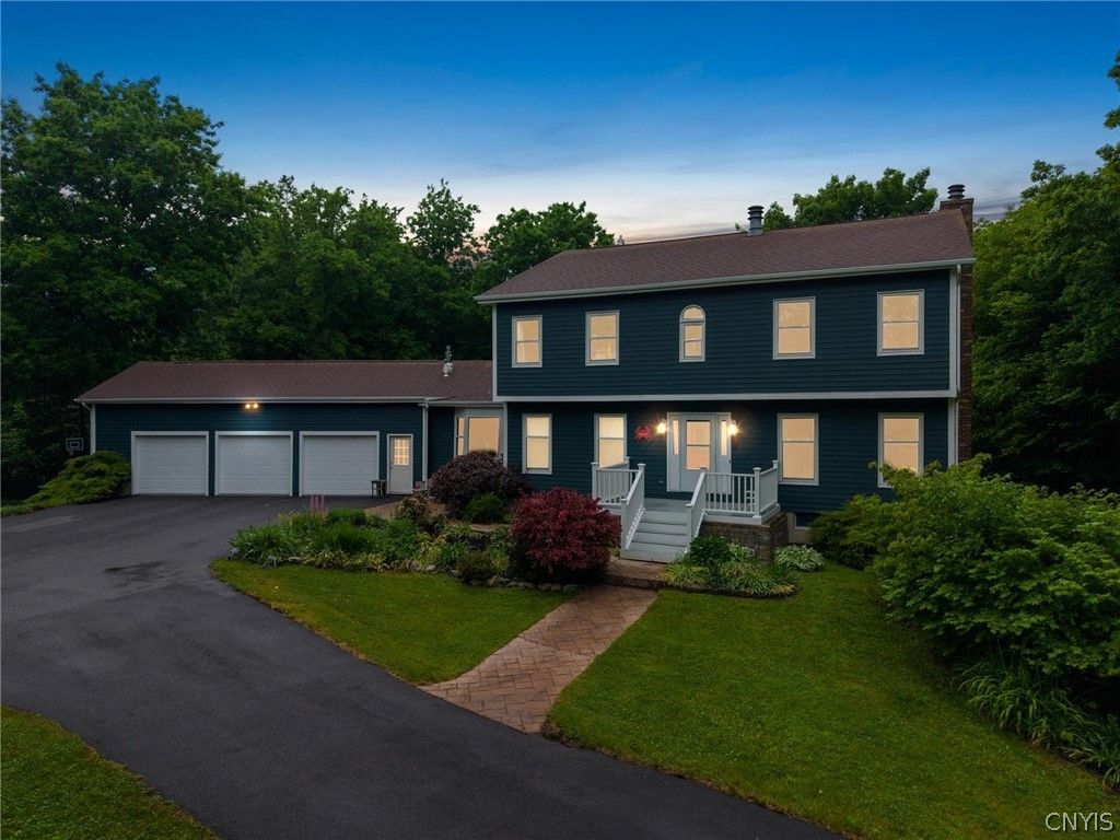 8827 Salt Springs Road, Manlius, NY 13037