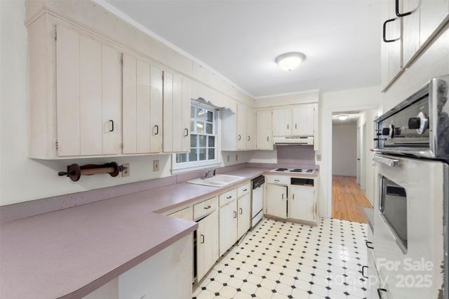 3100 Glenelm Court, Charlotte, NC 28212