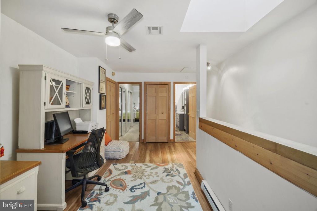 Image 15 of property listing at 1006 S EAST AVE, Baltimore, MD 21224