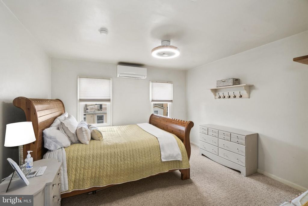 Image 23 of property listing at 1006 S EAST AVE, Baltimore, MD 21224