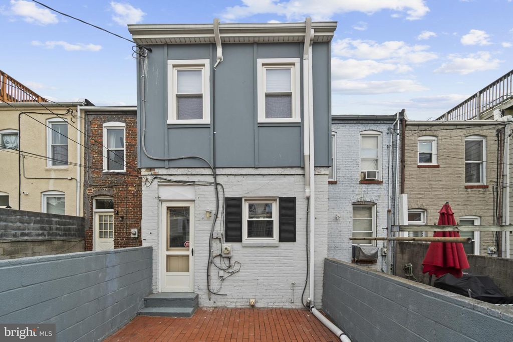 Image 32 of property listing at 1006 S EAST AVE, Baltimore, MD 21224