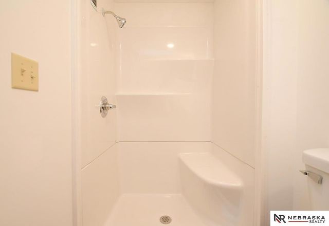 7343 Lake Street, Omaha, NE 68134