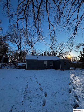 7343 Lake Street, Omaha, NE 68134