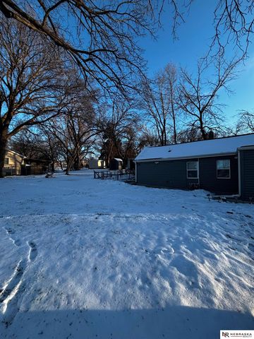 7343 Lake Street, Omaha, NE 68134