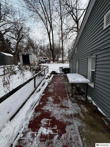 7343 Lake Street, Omaha, NE 68134