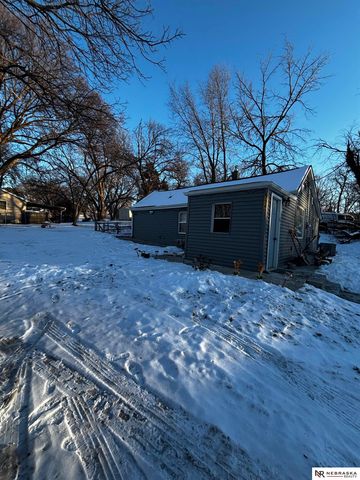 7343 Lake Street, Omaha, NE 68134