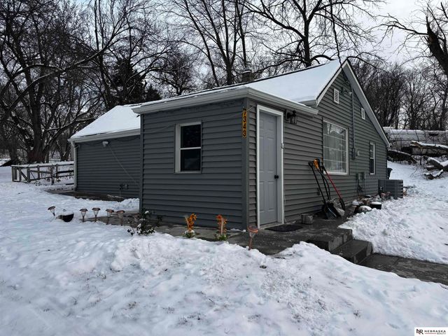 7343 Lake Street, Omaha, NE 68134