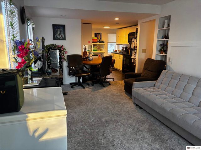 7343 Lake Street, Omaha, NE 68134