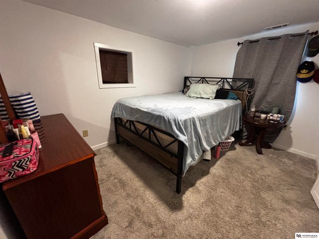 7343 Lake Street, Omaha, NE 68134