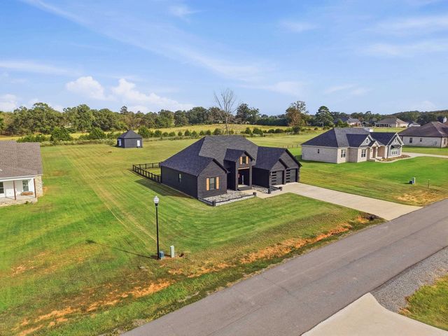 29 republican valley Drive, Greenbrier, AR 72058